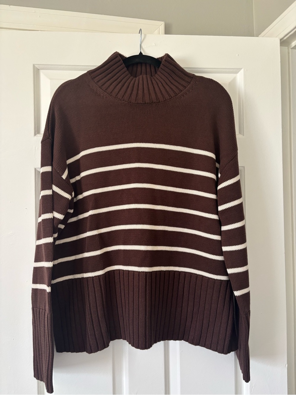 NWT Gap Brown & White Striped Mock Neck Sweater Size Small - Picture 2 of 8